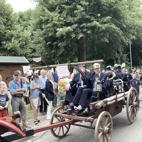 Umzug beim Mertlocher Bauernmarkt, © TI Maifeld Tina Brust