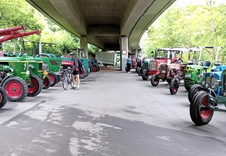 Pfingstsonntag Traktoren und Oldtimertreffen