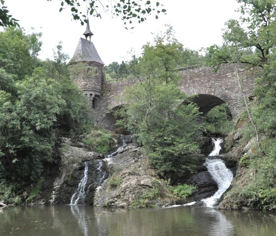 Rauschenden Wasserfällen an der Pyrmonter Mühle