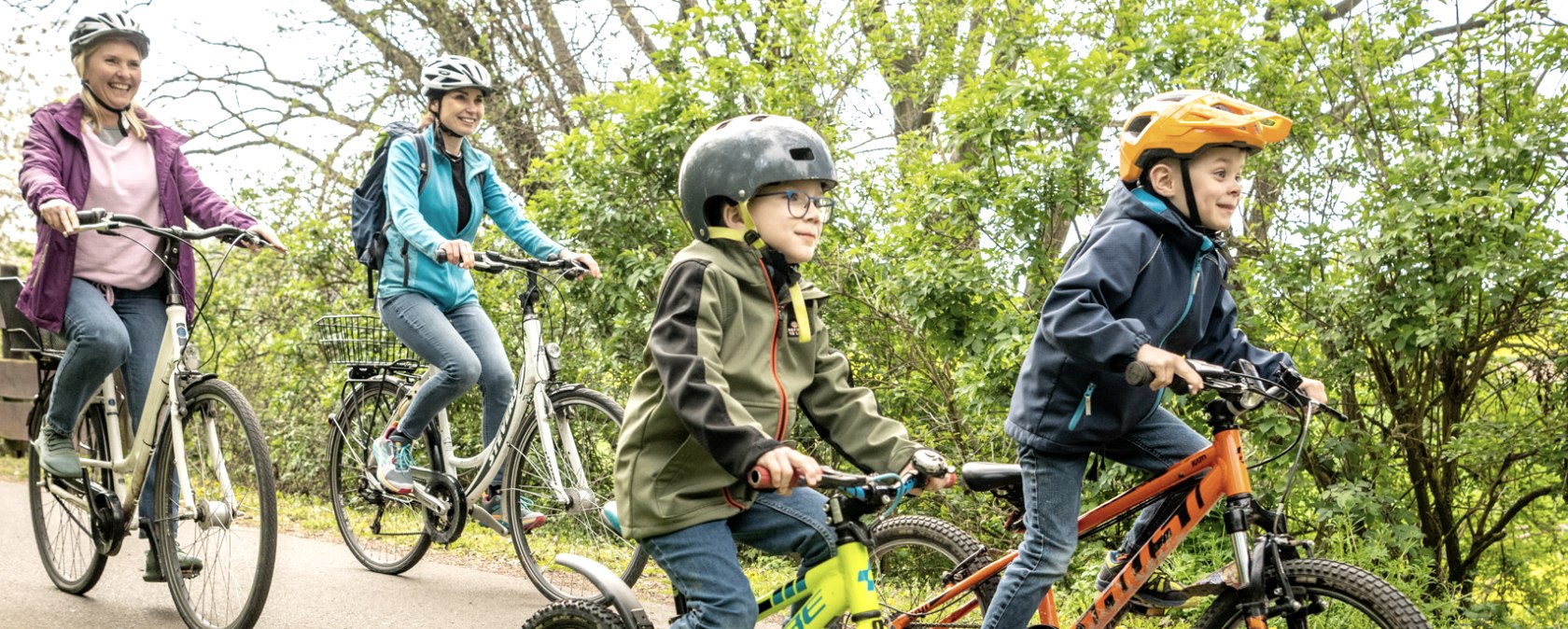 Spaß auf dem Maifeld-Radweg, © Eifel Tourismus GmbH, Dominik Ketz