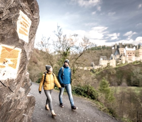 Wandern rund um die Burg Eltz, © Eifel Tourismus GmbH, Dominik Ketz